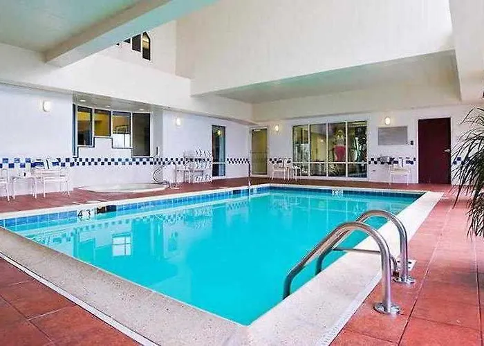 Hotel Fairfield & Chicago Midway Airport