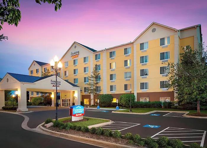 Hotel Fairfield & Chicago Midway Airport