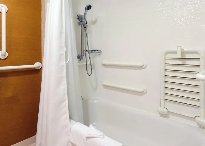 Hotel Fairfield & Chicago Midway Airport 3*