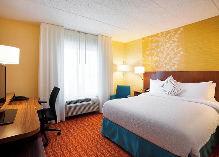 Hotel Fairfield & Chicago Midway Airport Bedford Park