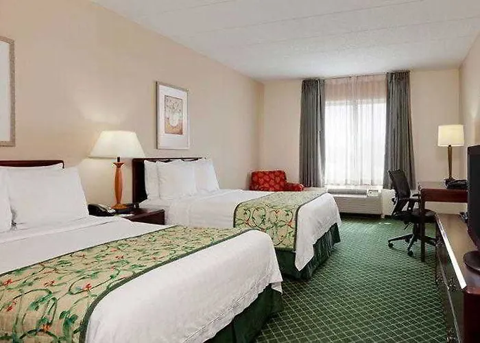 Fairfield & Chicago Midway Airport 3*