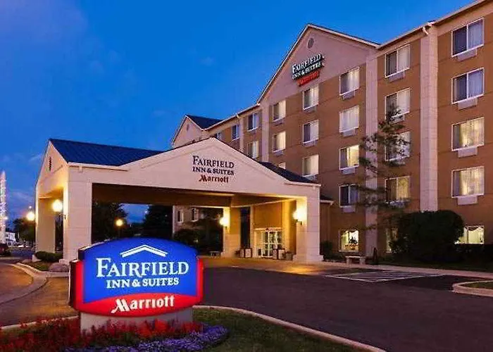 Hotel Fairfield & Chicago Midway Airport 3*